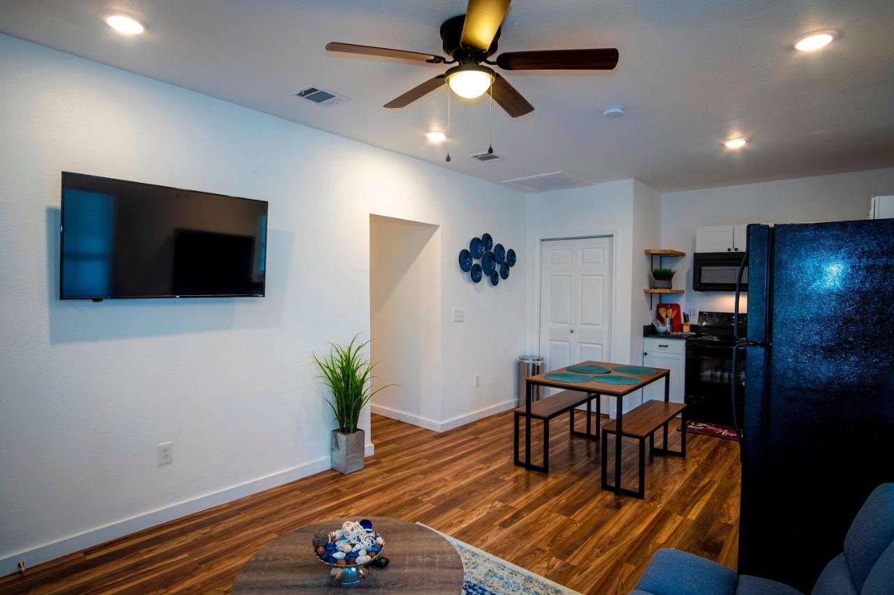 Downtown View Cozy 2Br1Ba Home Sleeps 8 Σαν Αντόνιο Εξωτερικό φωτογραφία